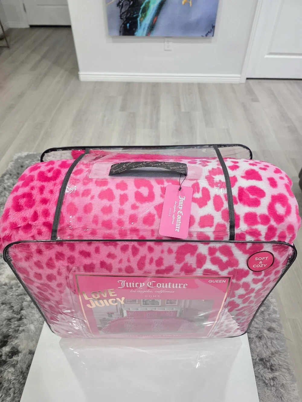 Juicy Couture QUEEN 4 Piece Pink Leopard Faux Fur Comforter Set New Viral